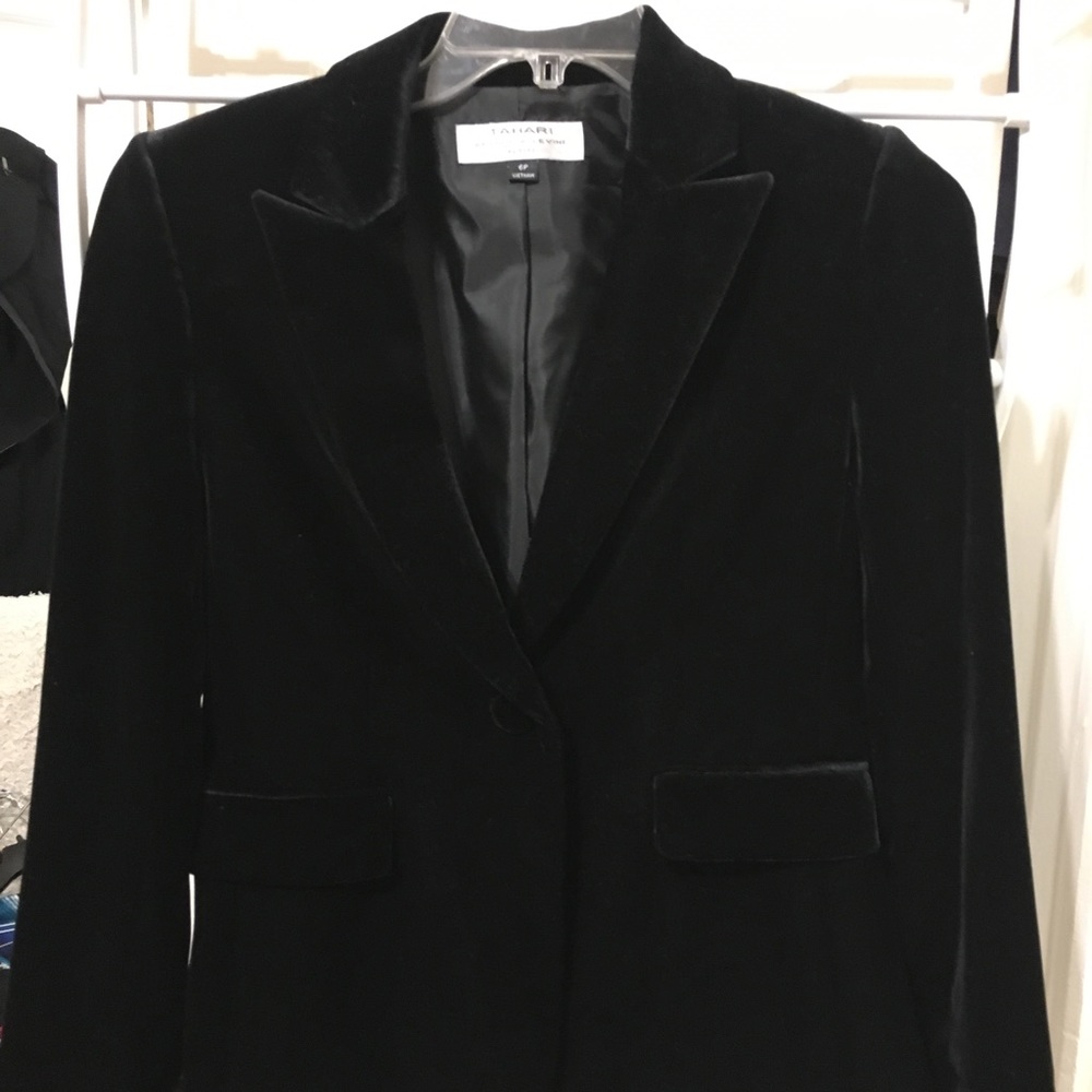 The perfect black velvet blazer